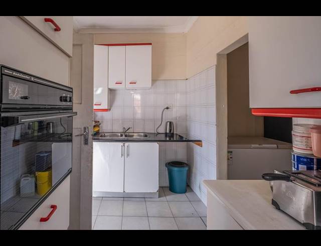 3 BEDROOM HOUSE FOR SALE IN KENSINGTON